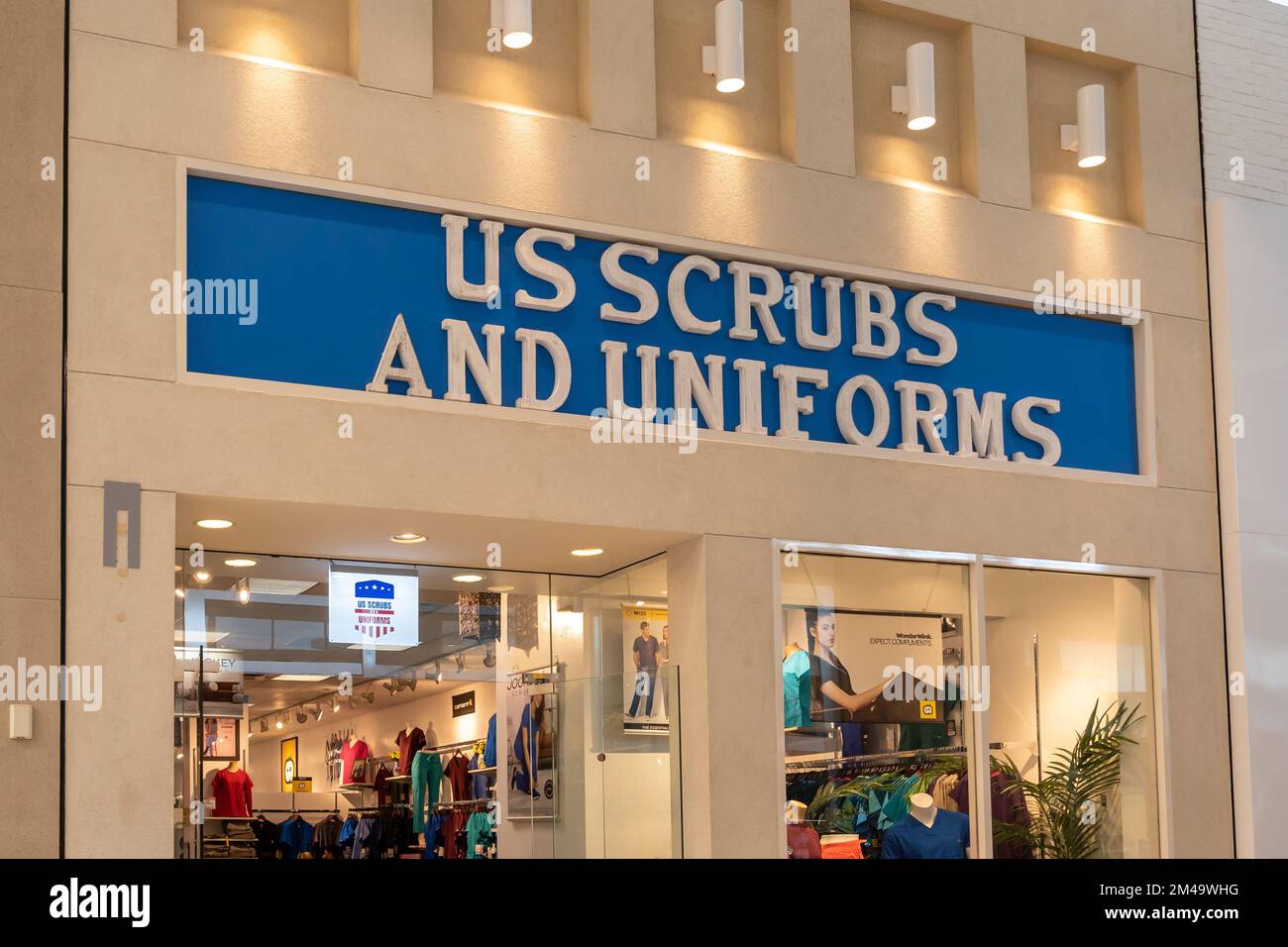 Us scrubs and uniforms hires stock photography and images Alamy