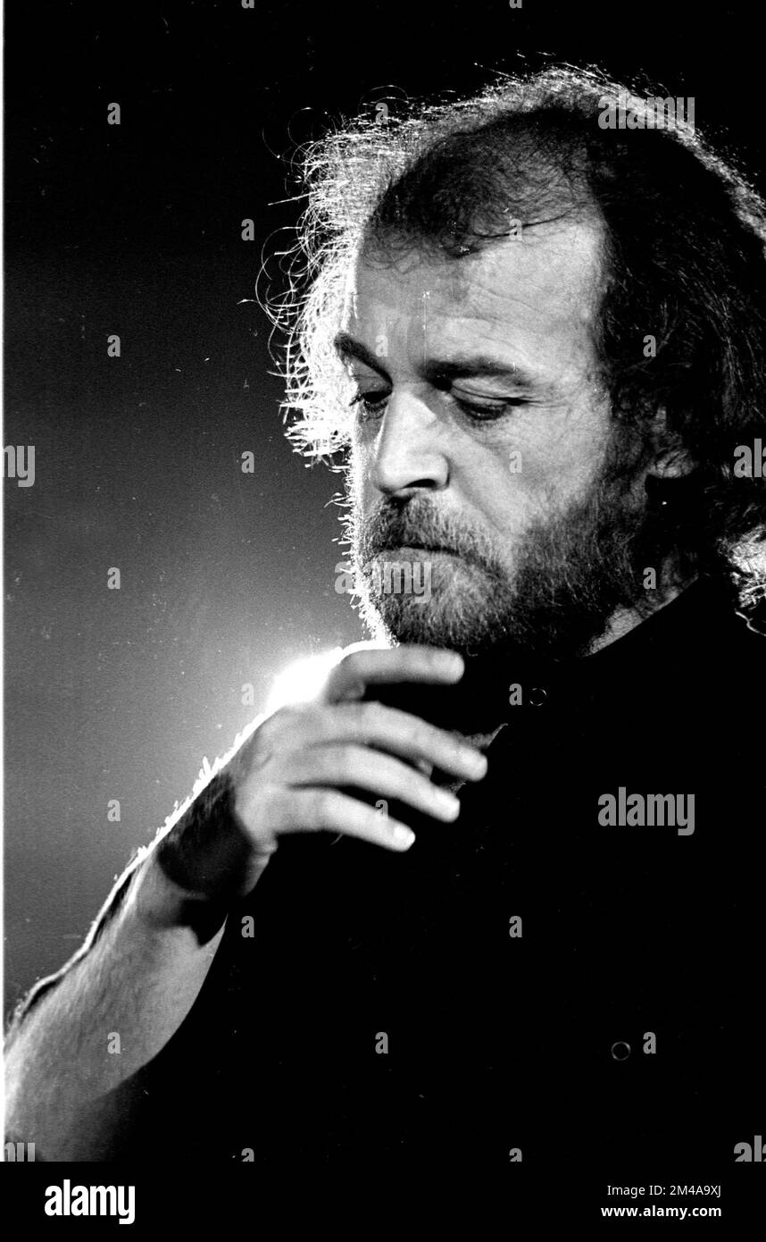 Joe Cocker performing on the TV show "Solid Gold" in 1986 Credit: Ron ...