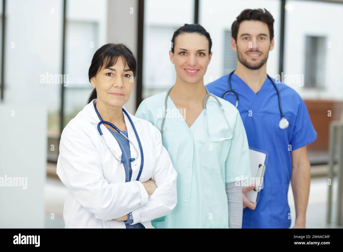 Multi racial medical team hi-res stock photography and images - Alamy