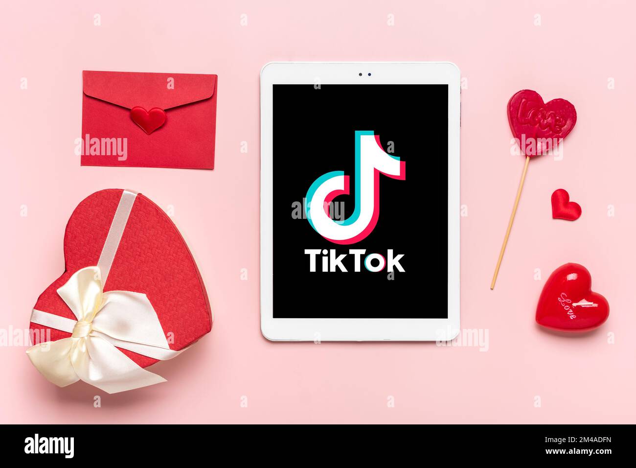 TikTok Logo - Royalty-Free GIF - Animated Sticker - Free PNG - Animated Icon