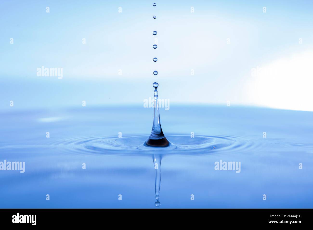 Falling on water hi-res stock photography and images - Alamy