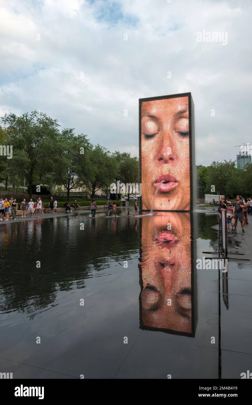 Crown Fountain, Millennium Park, Chicago, Illinois, USA Stock Photo Alamy