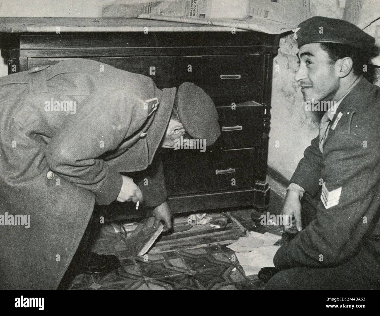 Italian carabinieri searching the house of bandit Salvatore Giuliano, Montelepre, Italy 1940s Stock Photo