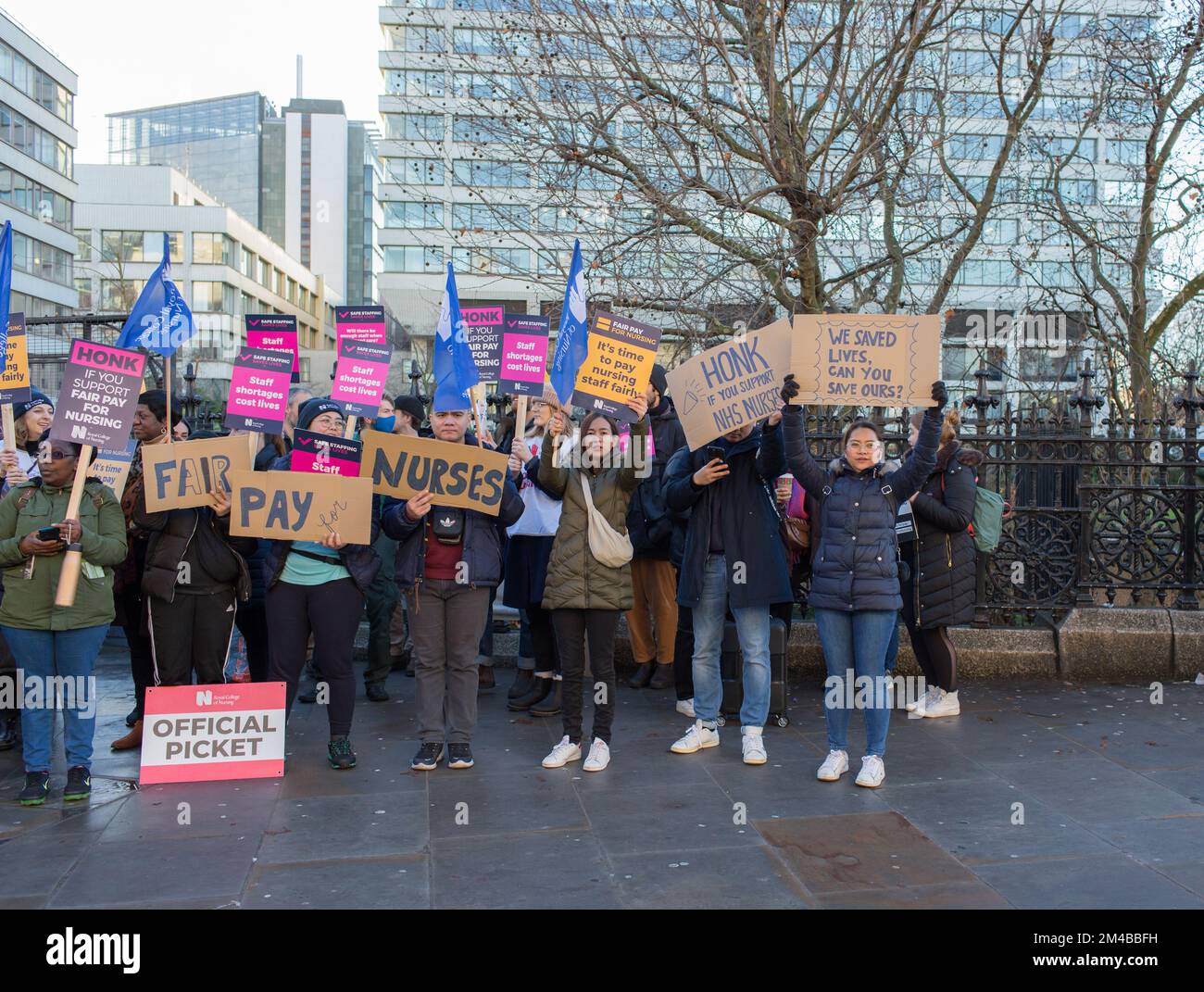 London, Uk. 20th Dec, 2022 Nurses Stage a protest at the picket line ...
