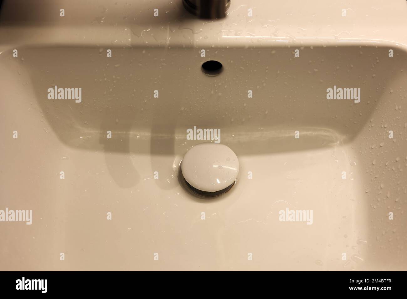 The clean white bathroom sink Stock Photo Alamy