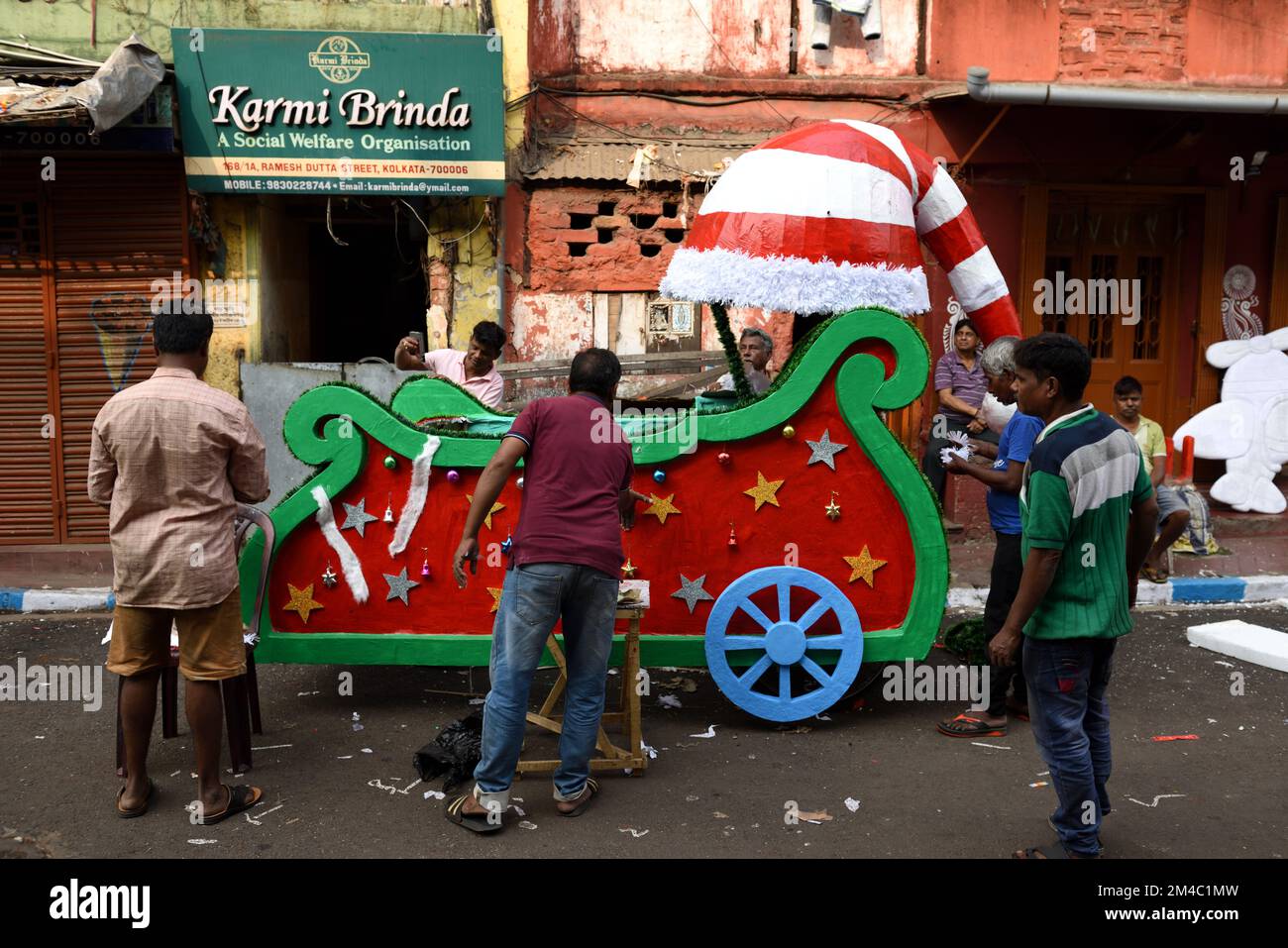 Kolkata workers hi-res stock photography and images - Page 6 - Alamy