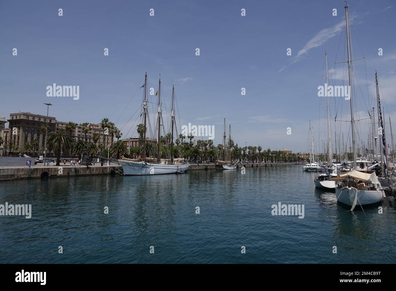 Aerial view barcelona waterfront hi-res stock photography and images ...