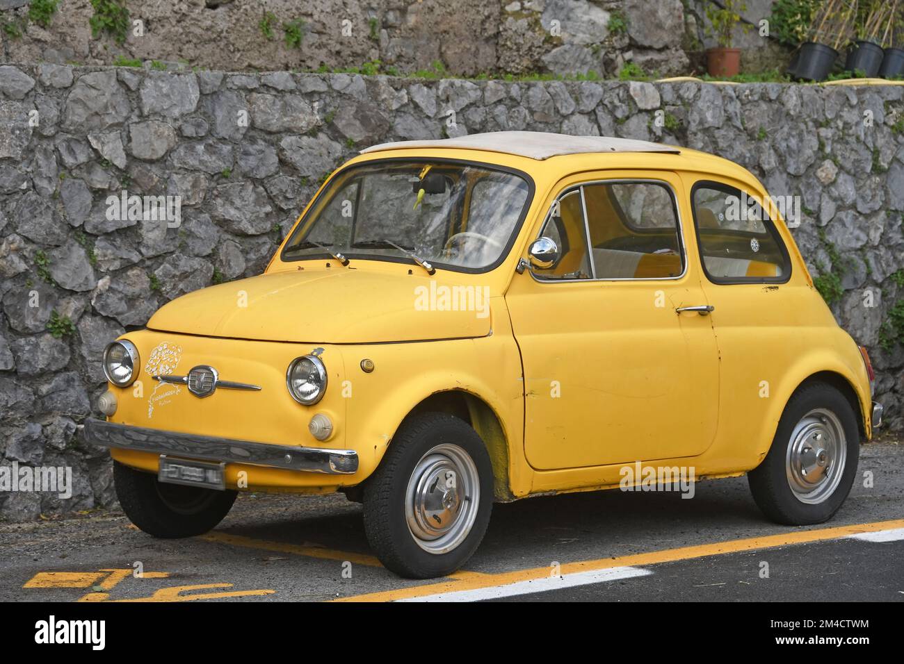 Fiat 500, Classic car, Amalfi, Italy Stock Photo Alamy