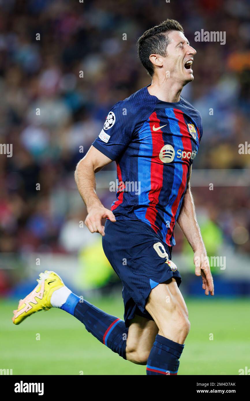 BARCELONA - SEP 7: Lewandowski in action during the Champions League