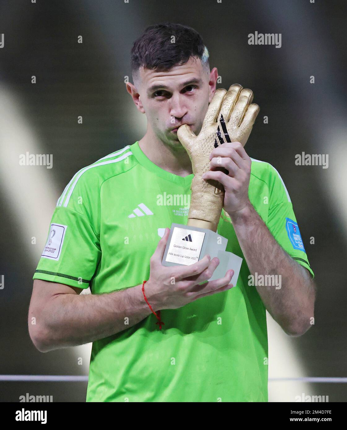 Golden glove football hi-res stock photography and images - Page 2 - Alamy