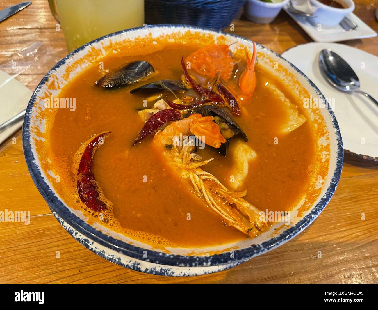 Shrimp and seafood soup in Juchitan Oaxaca Mexico (Photo by Norte Photo)   Sopa de camaron y maricos en Juchitan   Oaxaca Mexico  (Foto por Norte Photo) Stock Photo