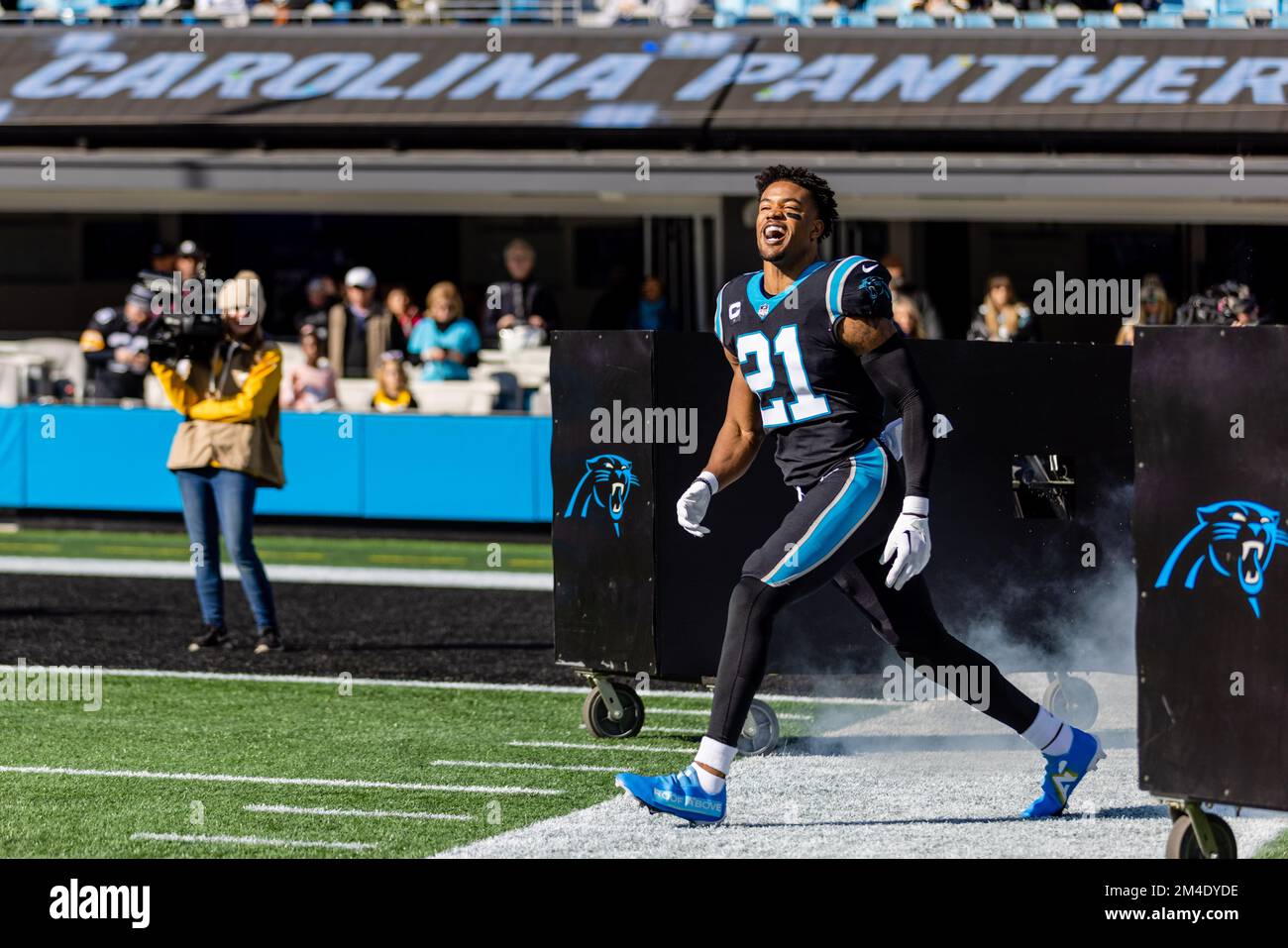 December 18, 2022: Carolina Panthers safety Jeremy Chinn (21) takes the  field for the NFL matchup against the Pittsburgh Steelers in Charlotte, NC.  (Scott Kinser/Cal Sport Media/Sipa USA)(Credit Image: © Scott Kinser/Cal