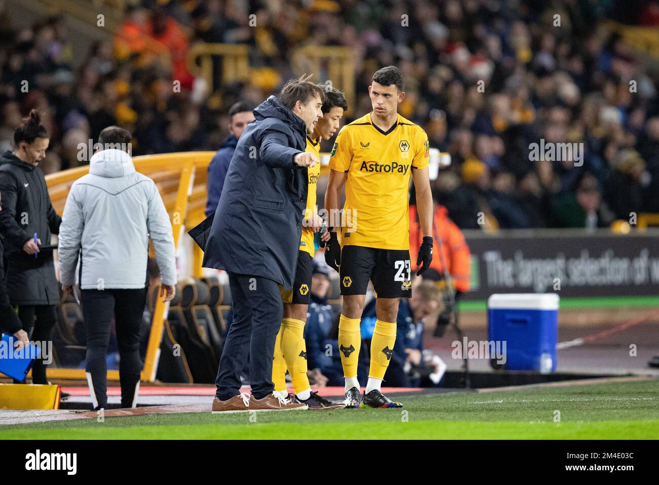 WolvesÕs manager Julen Lopetegui gives instructions to WolvesÕs Hwang Hee-chan and WolvesÕs Matheus Luiz during the Carabao Cup 4th Round match between Wolverhampton Wanderers and Gillingham at Molineux, Wolverhampton on Tuesday 20th December 2022. (Credit: Gustavo Pantano | MI News) Credit: MI News & Sport /Alamy Live News Stock Photo