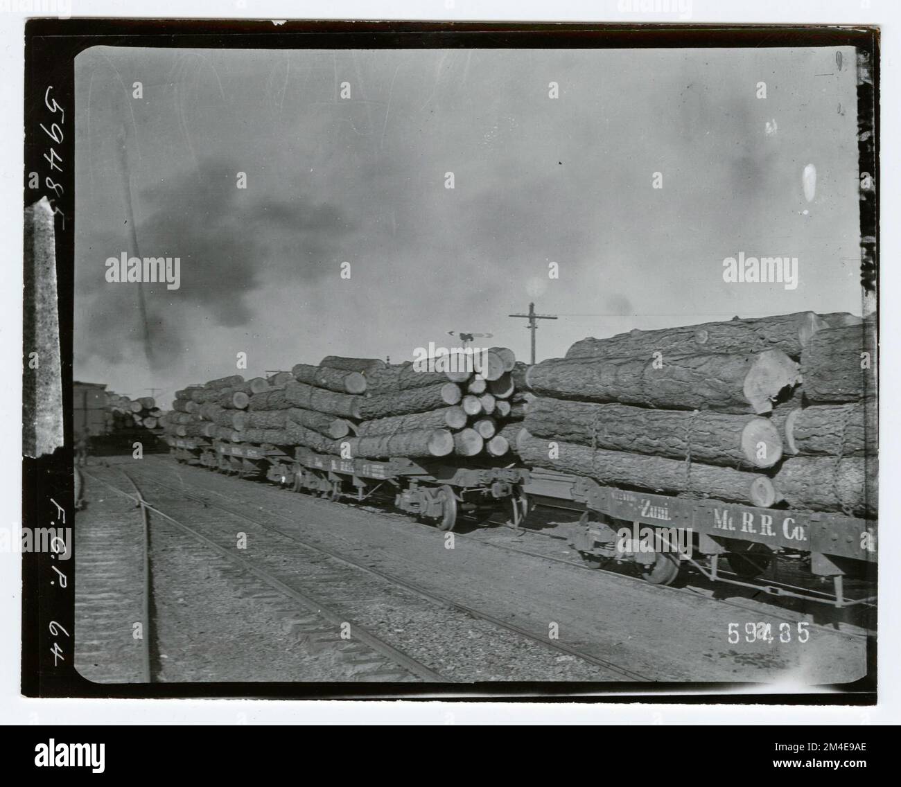 Log Transportation: Logging Railroad. Photographs Relating to National Forests, Resource Management Practices, Personnel, and Cultural and Economic History Stock Photo