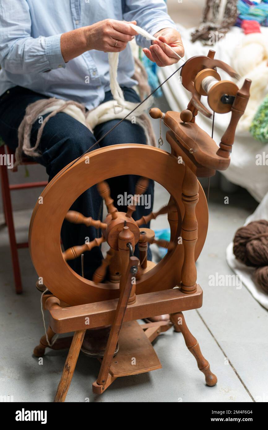 Silk spinning wheel hi-res stock photography and images - Page 2 - Alamy
