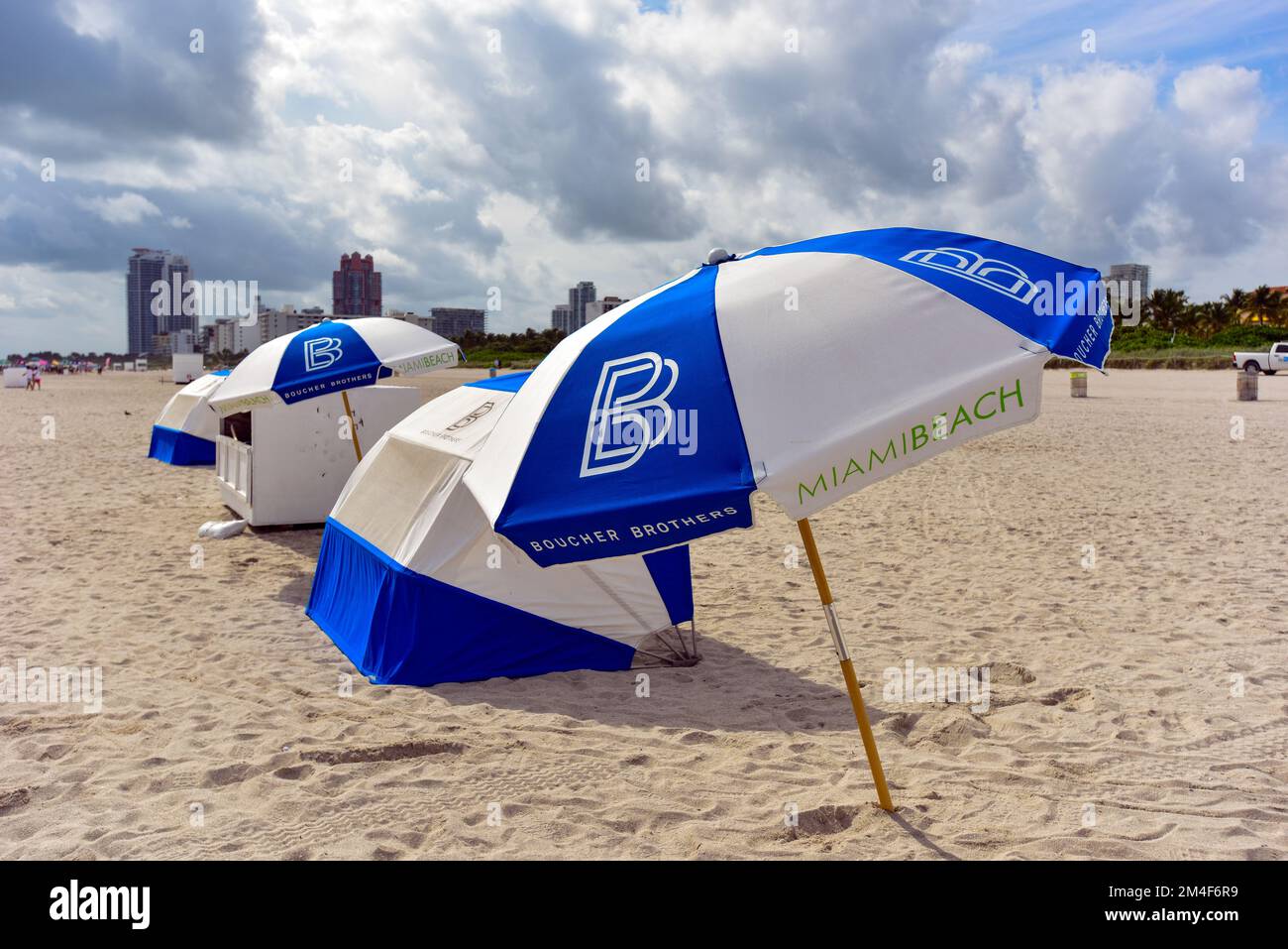 Umbrella rental hires stock photography and images Alamy