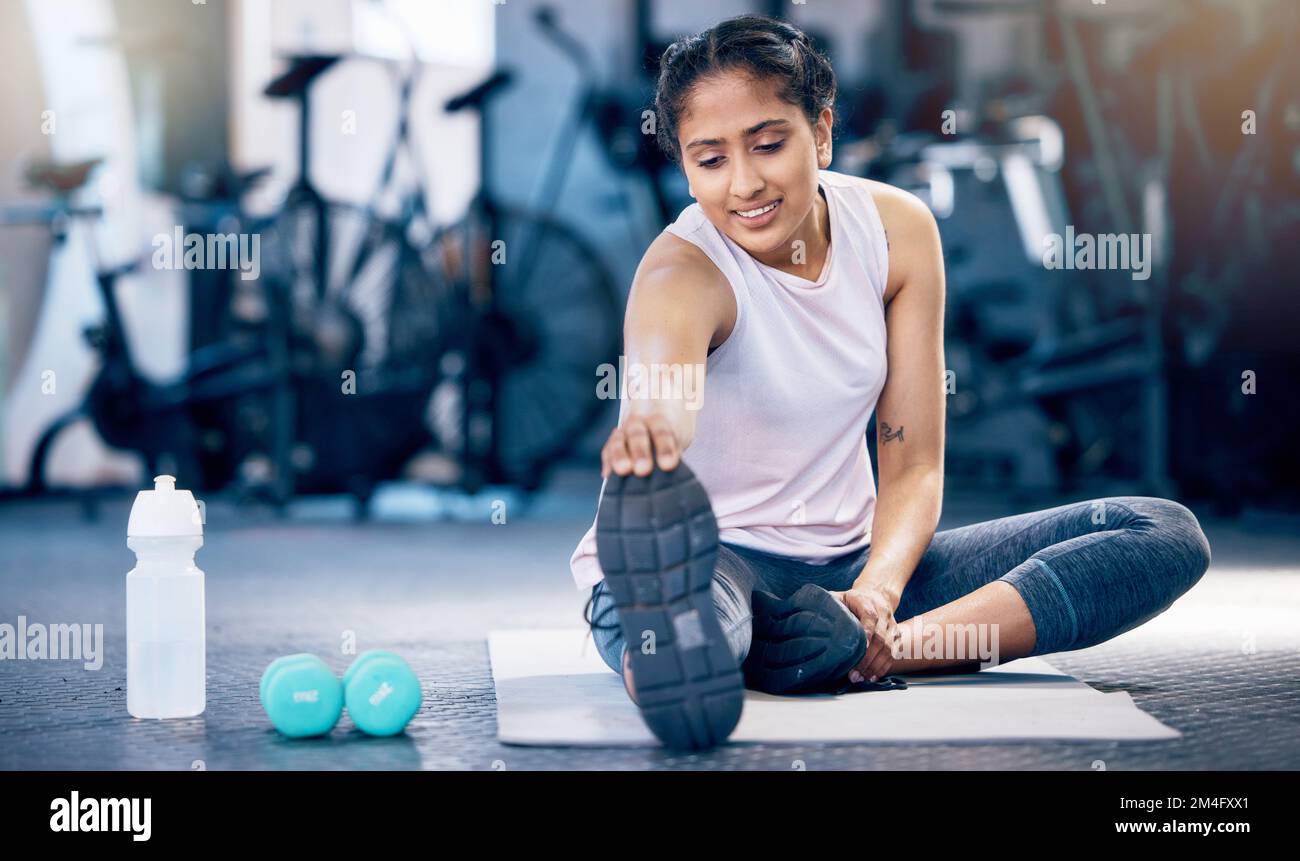 Girl Doing Exercises in Her Pectoral Muscle. Fitness with Dumbbells in the  Gym. Nice Cute Female Stock Photo - Image of female, attractive: 84041406