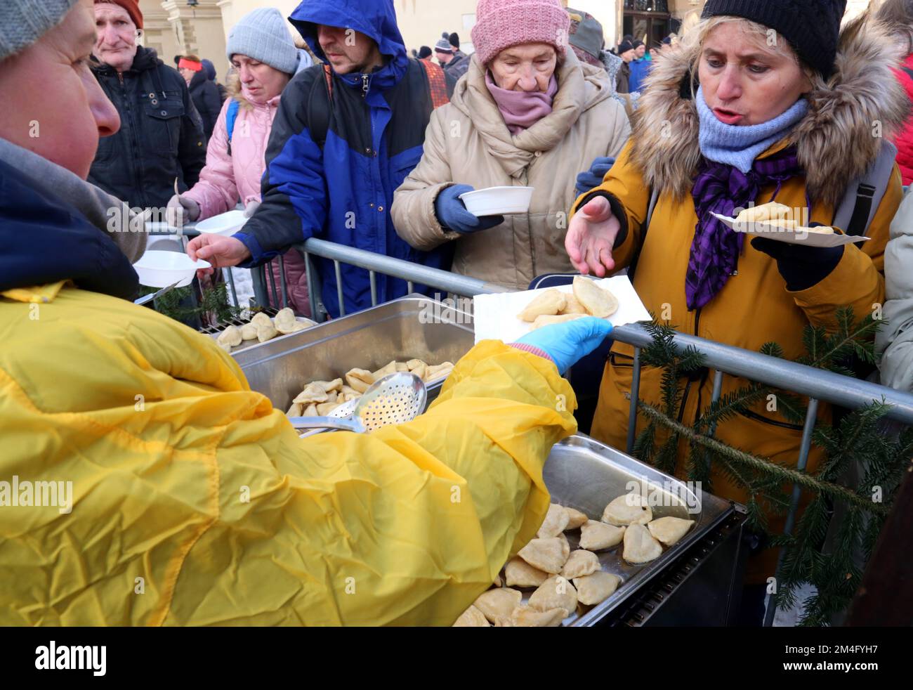 Homeless meals hi-res stock photography and images - Alamy