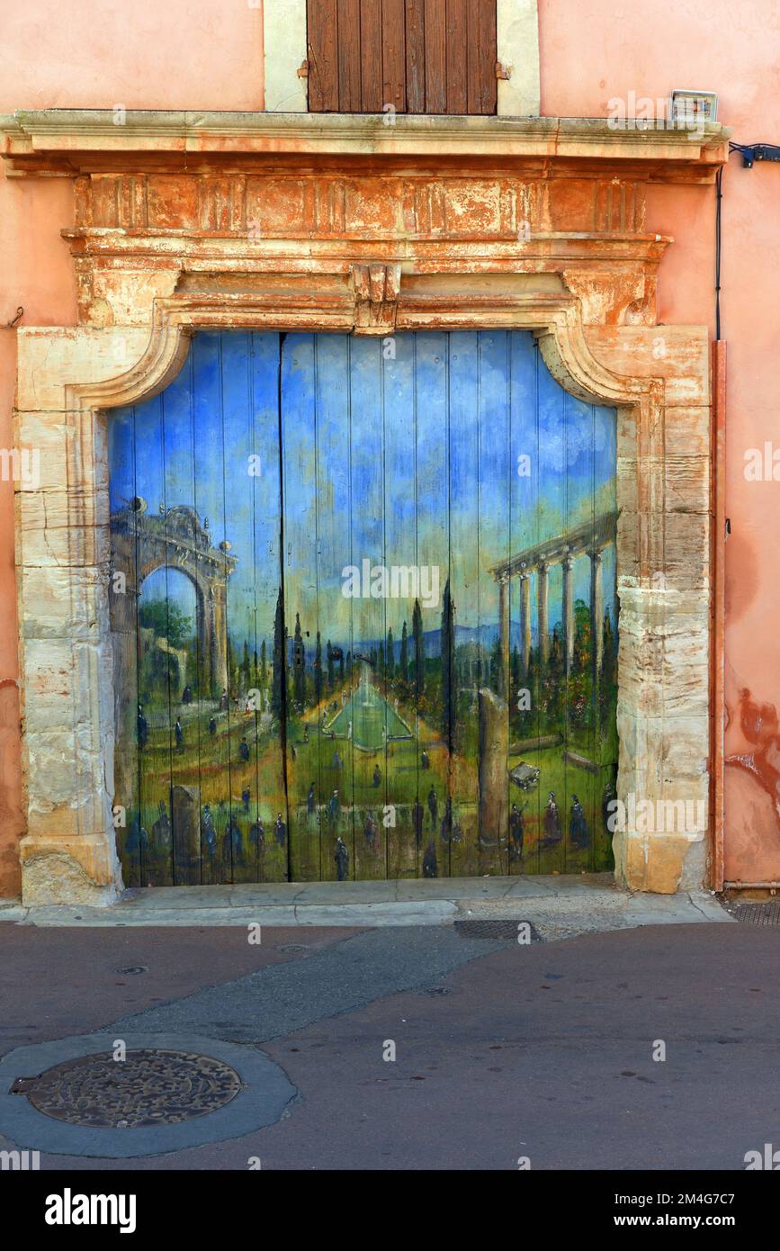 Roussillon village of ocher in the Luberon Stock Photo