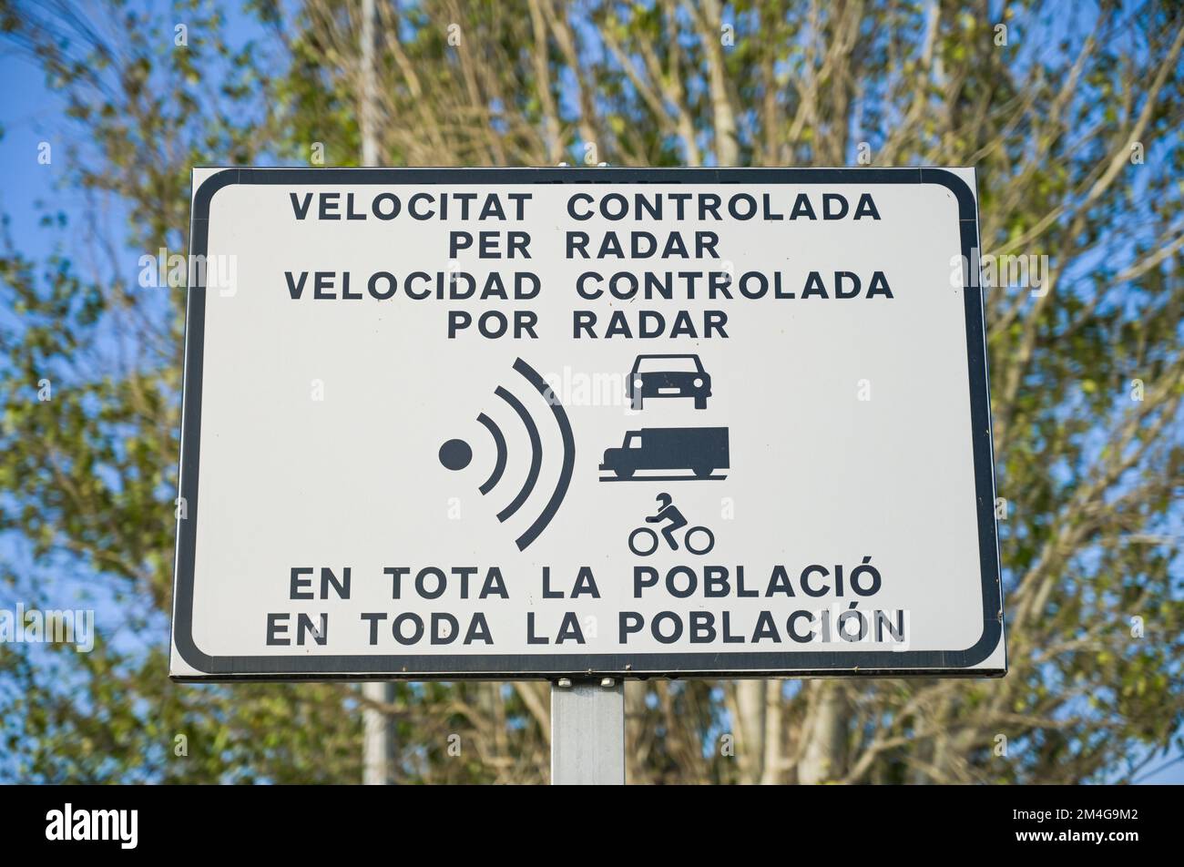 Hinweisschild Radarkontrolle, Strassenschild, Verkehrsschild, Mallorca, Spanien Stock Photo
