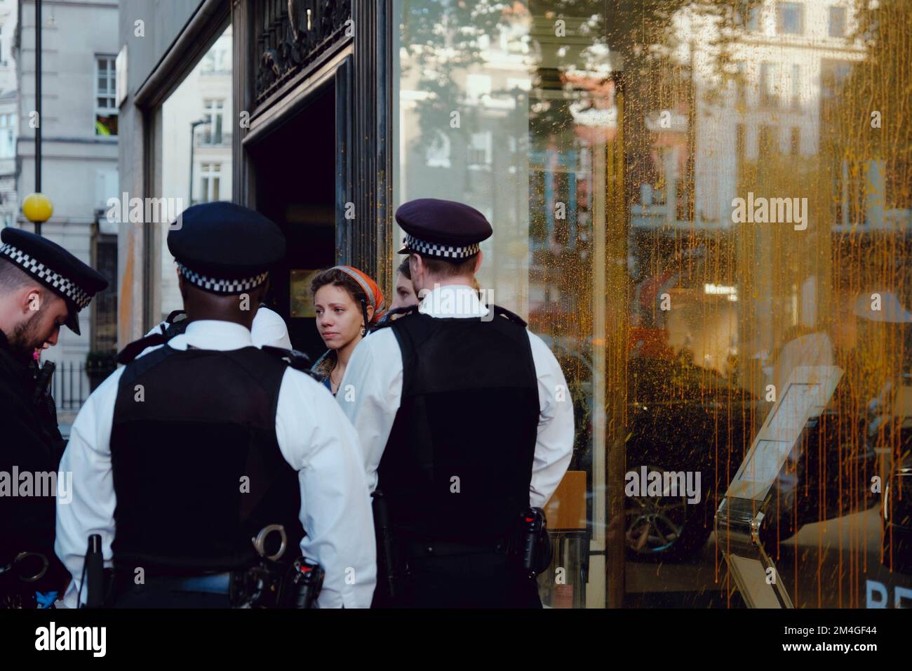 London, UK. 26 OCT 2022. A couple of Just Stop Oil activists spray