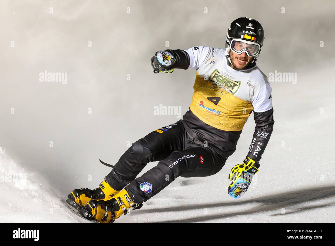 Cortina d'Ampezzo, Cortina d'Ampezzo, Italy, December 17, 2022, MARCH Aaron (ITA)  during  Men's Parallel Giant Slalom - Snowboard Stock Photo
