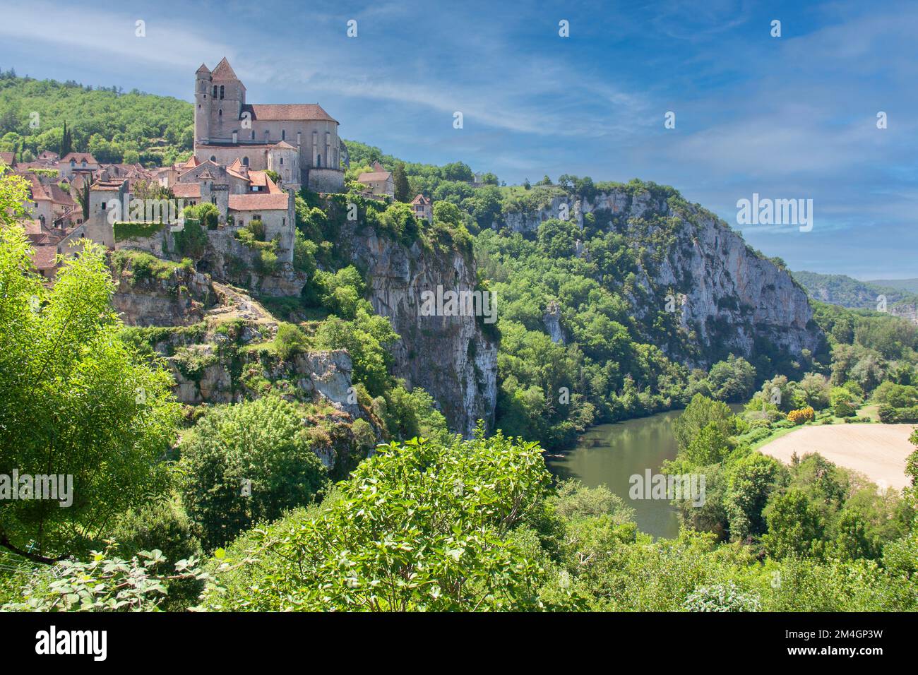 SaintCirqLapopie. Eglise fortifiée du village. Lot. Occitanie Stock