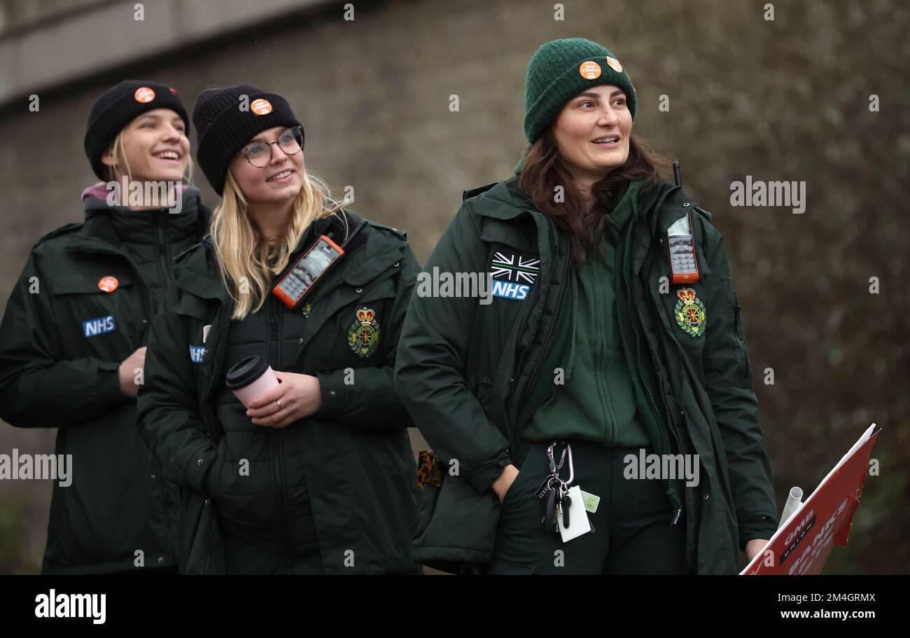 Brighton, UK. 21st Dec, 2022. Striking Ambulance workers on the picket