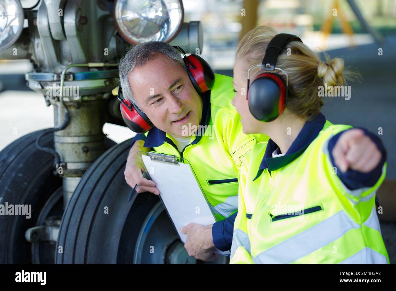 Airplane Service Crew Talking Outside Stock Photo Alamy airplane-service-crew-talking-outside-stock-photo-alamy