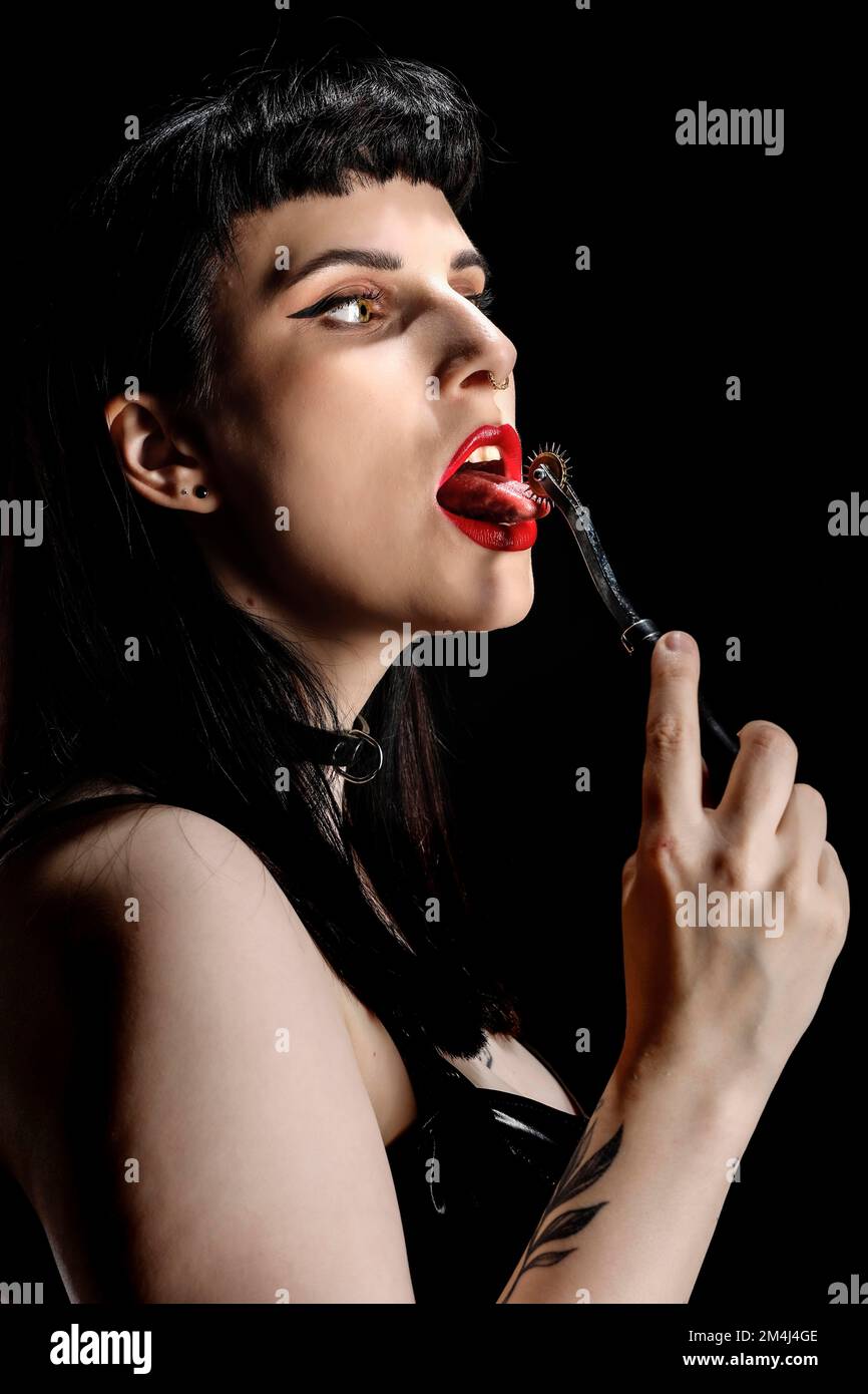 cigarette bdsm sexycigar The Queen Cobra My Cigar Boudoir TOP 88 Photos Oldal 20230422 The CigarMonkeys The Cigar - Leather and