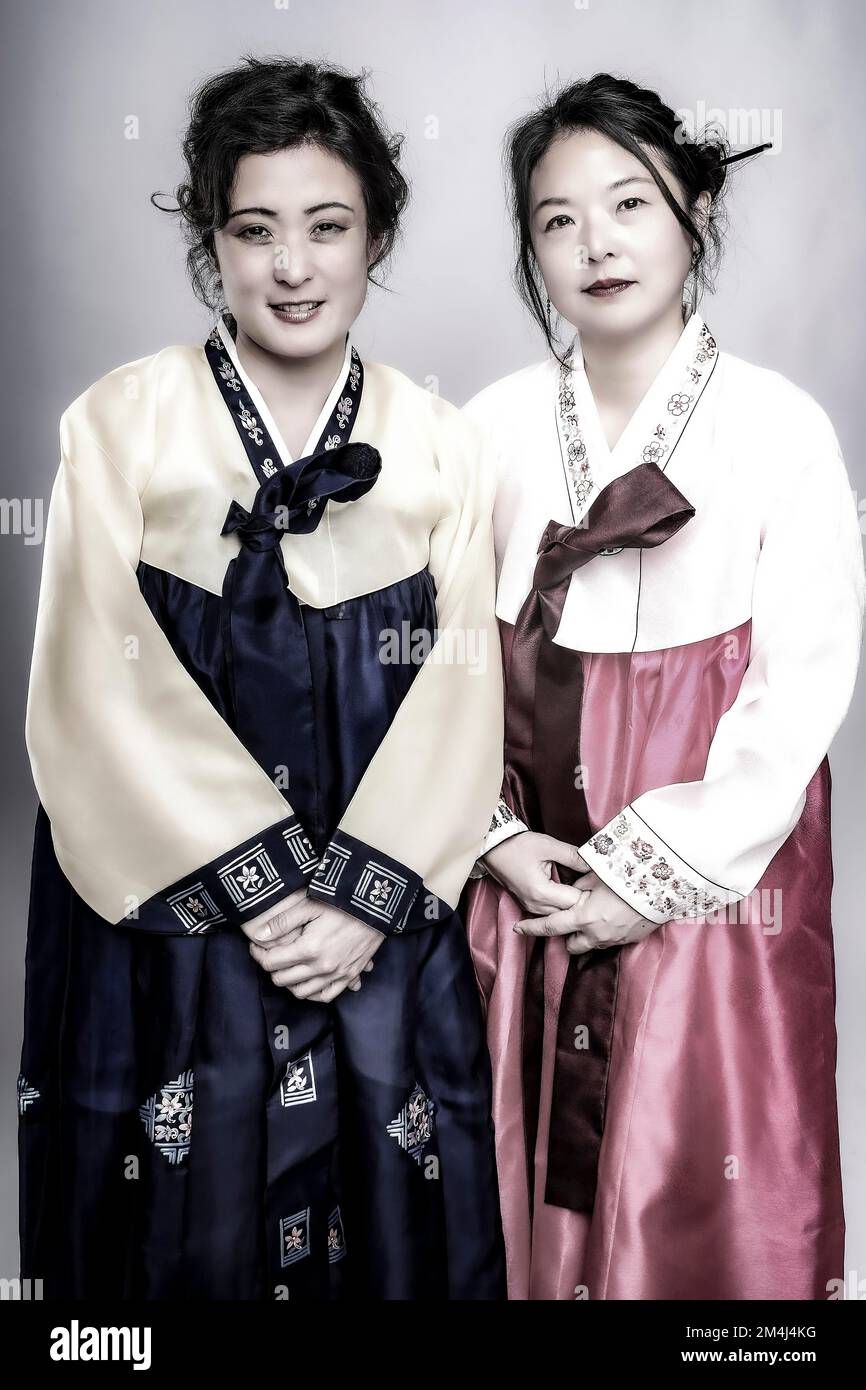 Two woman in Korean traditional costume, Korean siblings in hanbok