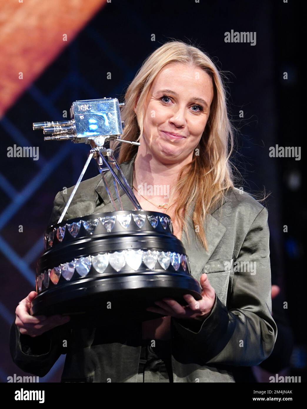 Beth Mead poses with The BBC Sports Personality of the Year Award