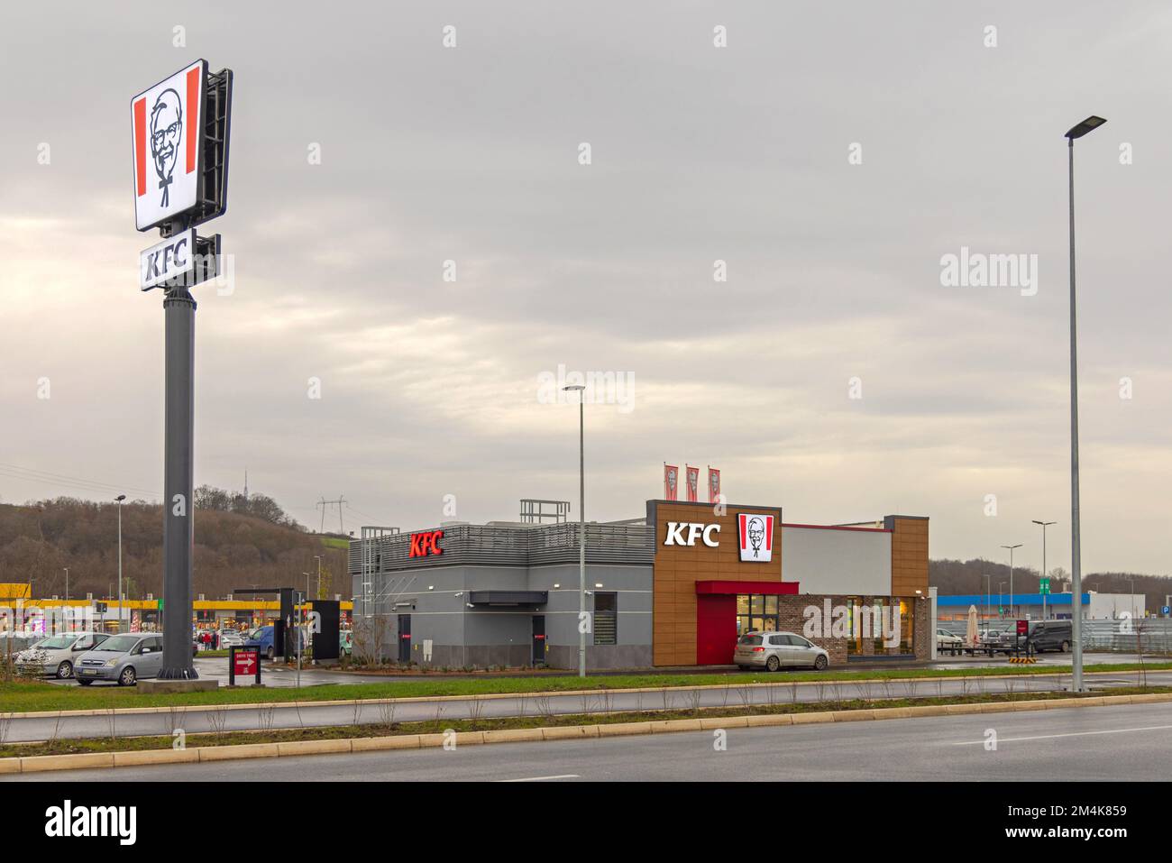 Belgrade, Serbia - December 09, 2022: Restaurant and Drive Through at Ava Shopping Park Near Ikea at Highway. Stock Photo