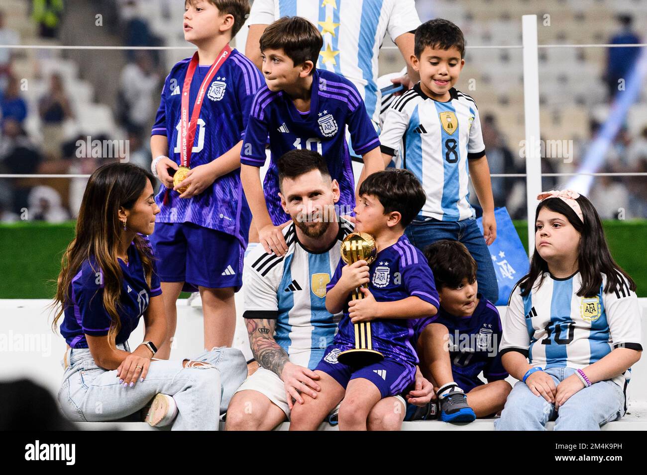Lusail, Qatar. 18th Dec, 2022. Lusail Stadium Lionel Messi of Argentina with family after Argentina won the 2022 FIFA World Cup after winning a penalty shootout after the match between Argentina x France ended in a 3-3 draw valid for the 2022 FIFA World Cup final held at the Lusail International Stadium, AD, Qatar (Marcio Machado/SPP) Credit: SPP Sport Press Photo. /Alamy Live News Stock Photo