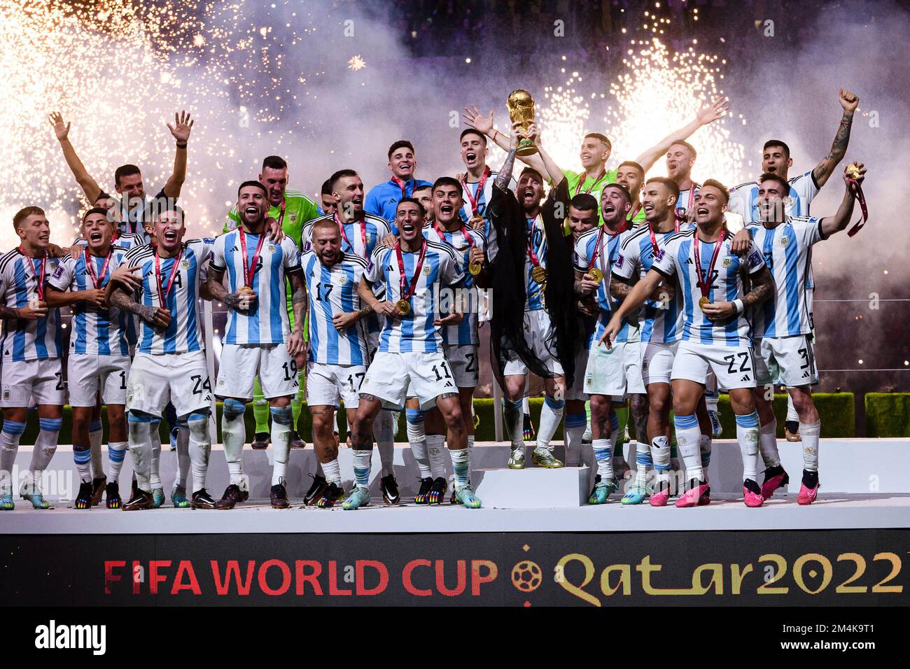 Lusail, Qatar. 18th Dec, 2022. Lusail Stadium Lionel Messi from Argentina and the Argentine Team celebrates with Copa after Argentina wins the 2022 FIFA World Cup after winning a penalty shoot-out after the match between Argentina vs France ended in a 3-3 draw valid for the 2022 FIFA World Cup final held at the International Stadium from Lusail, AD, Qatar (Marcio Machado/SPP) Credit: SPP Sport Press Photo. /Alamy Live News Stock Photo