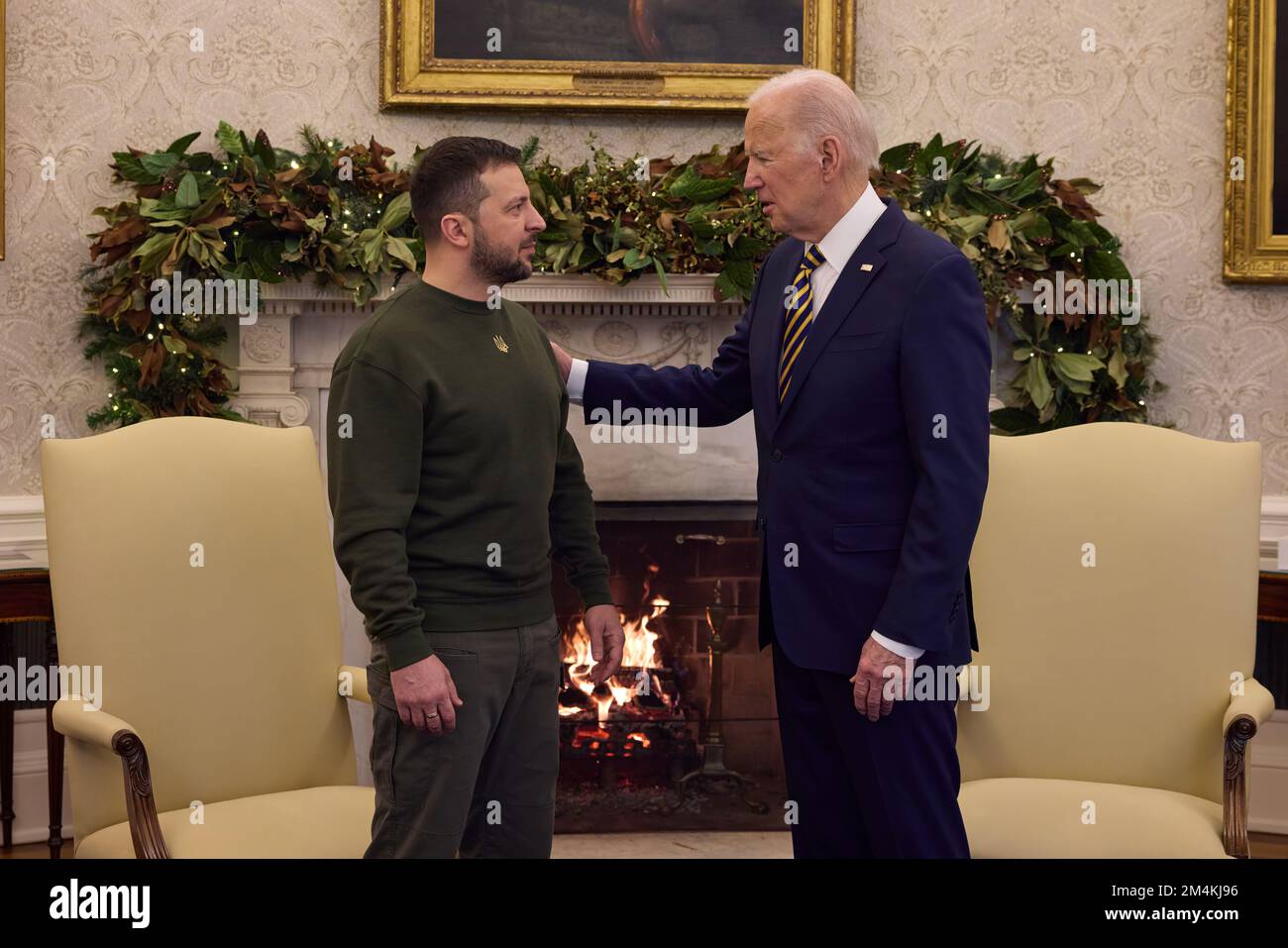 Ukraine President Volodymyr Zelensky visits with US President Joe Biden ...