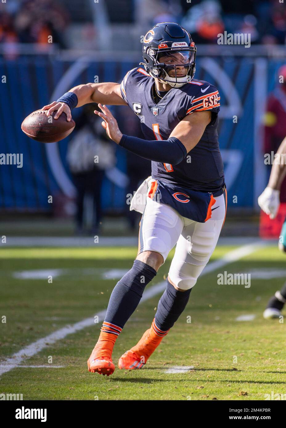 December 18, 2022: Chicago Bears quarterback #1 Justin Fields in action  during a game against the Philadelphia Eagles in Chicago, IL. Mike  Wulf/CSM/Sipa USA(Credit Image: © Mike Wulf/Cal Sport Media/Sipa USA Stock