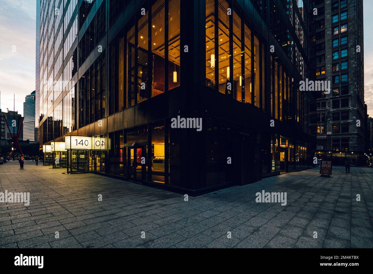 Big apple at night hi-res stock photography and images - Alamy