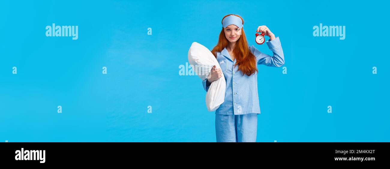 Sister telling time to bed, set alarm to wake up morning college