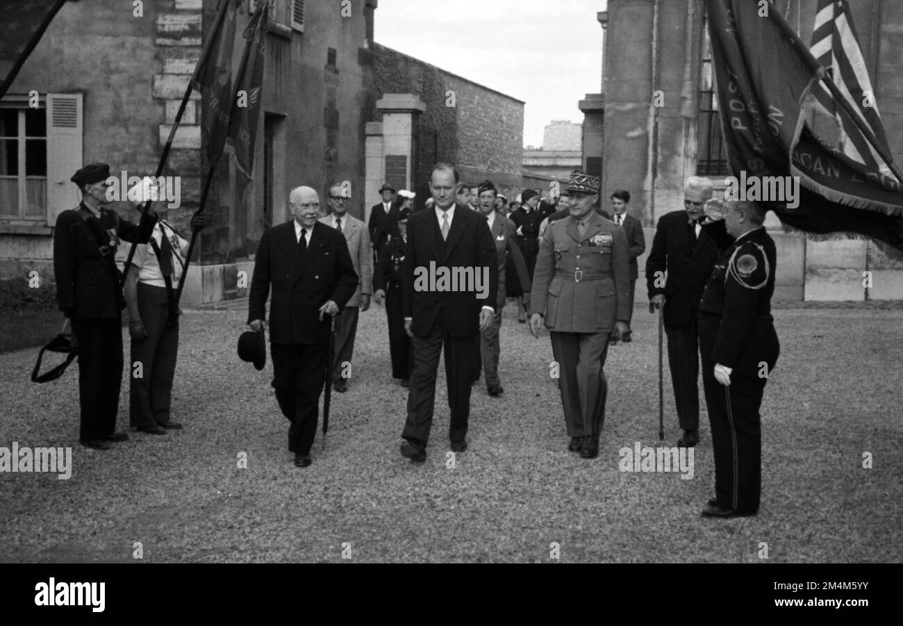 Independence Day in Paris, 1955: At the PICpus Cemetery. Photographs of ...