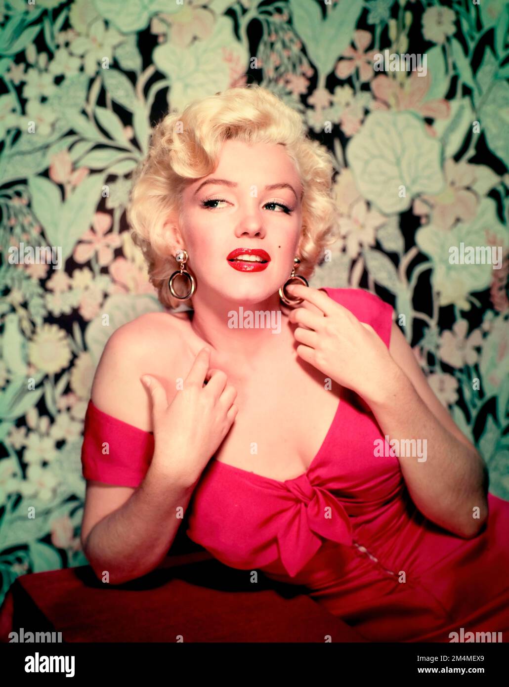 marilyn-monroe-in-niagara-1953-directed-by-henry-hathaway-credit