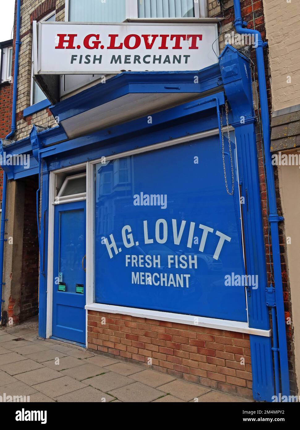 Traditional fresh fish merchant, HG Lovitt ,7 Mitford St, Filey, North Yorkshire, England, UK, YO14 9DX Stock Photo