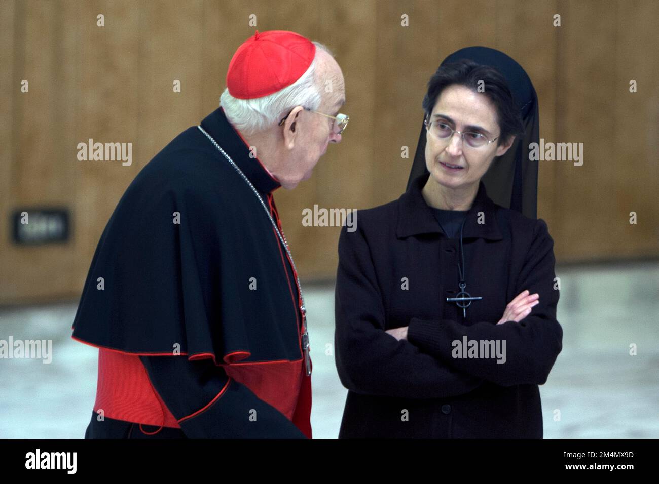 Vatican, Vatican. 22nd Nov, 2022. Italy, Rome, Vatican, 22/12/21 Cardinal Fernando Vérgez Alzaga (L) president of the Governorate of Vatican City State with Sister Raffaella Petrini Secretary General during an audience with Vatican City State employees for the exchange of Christmas greetings, in the Paul VI Hall at the Vatican Photograph by Alessia Giuliani/Catholic Press Photo. RESTRICTED TO EDITORIAL USE - NO MARKETING - NO ADVERTISING CAMPAIGNS Credit: Independent Photo Agency/Alamy Live News Stock Photo