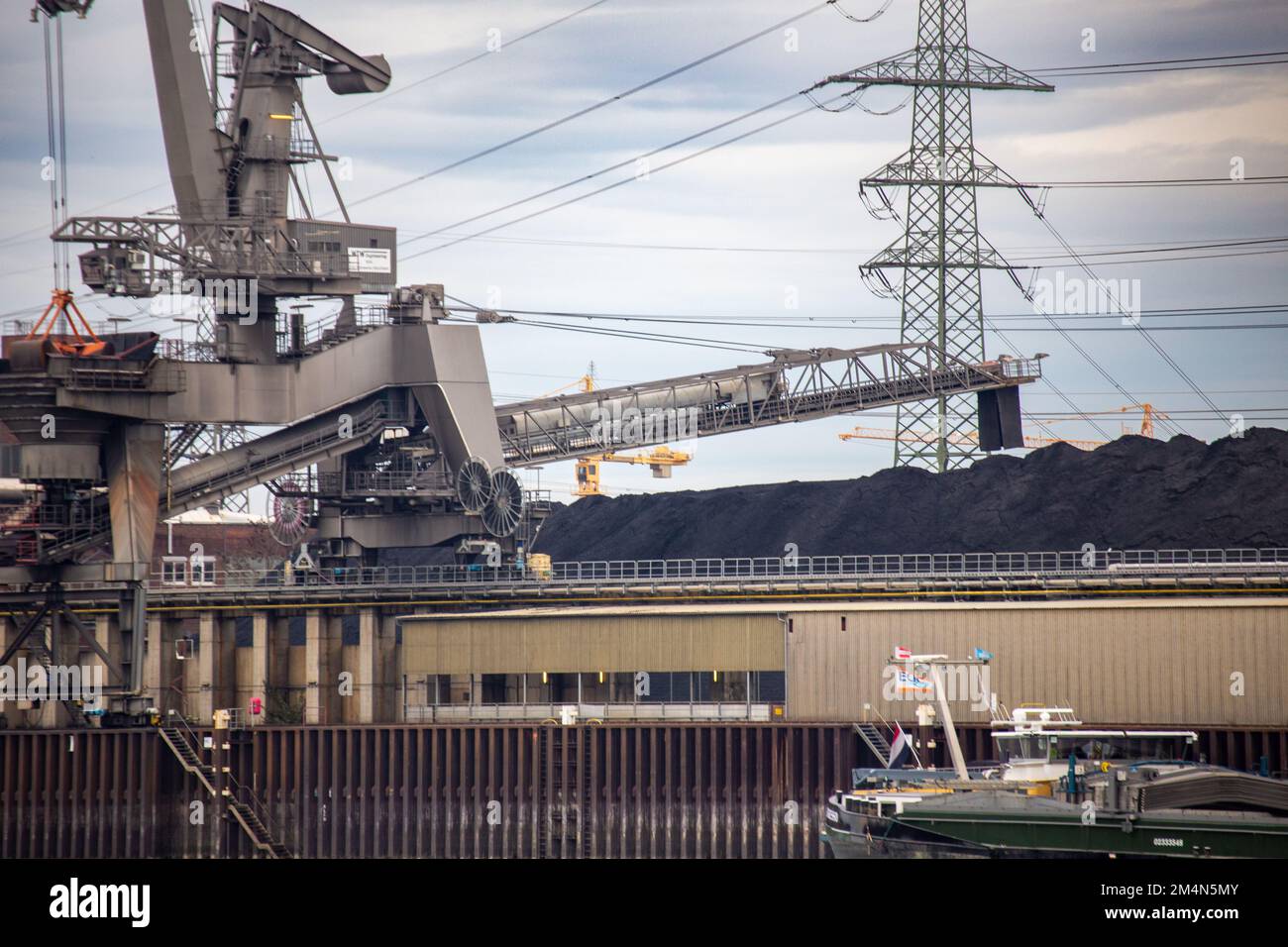 Großkraftwerk Mannheim (GKM). Das GKM ist eines der größten Steinkohlekraftwerke in Europa Stock Photo