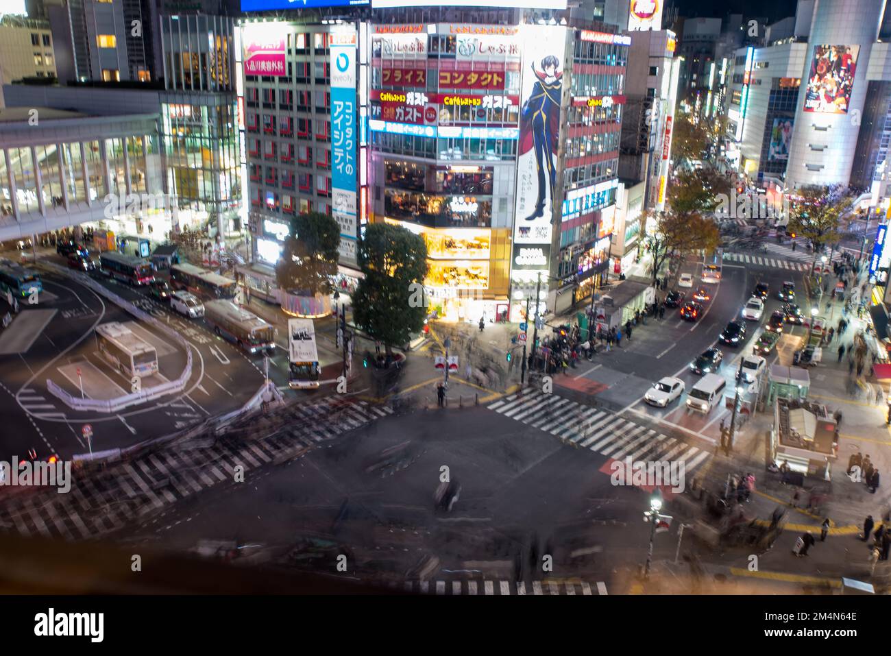 shibuya crossing from top at night Stock Photo - Alamy