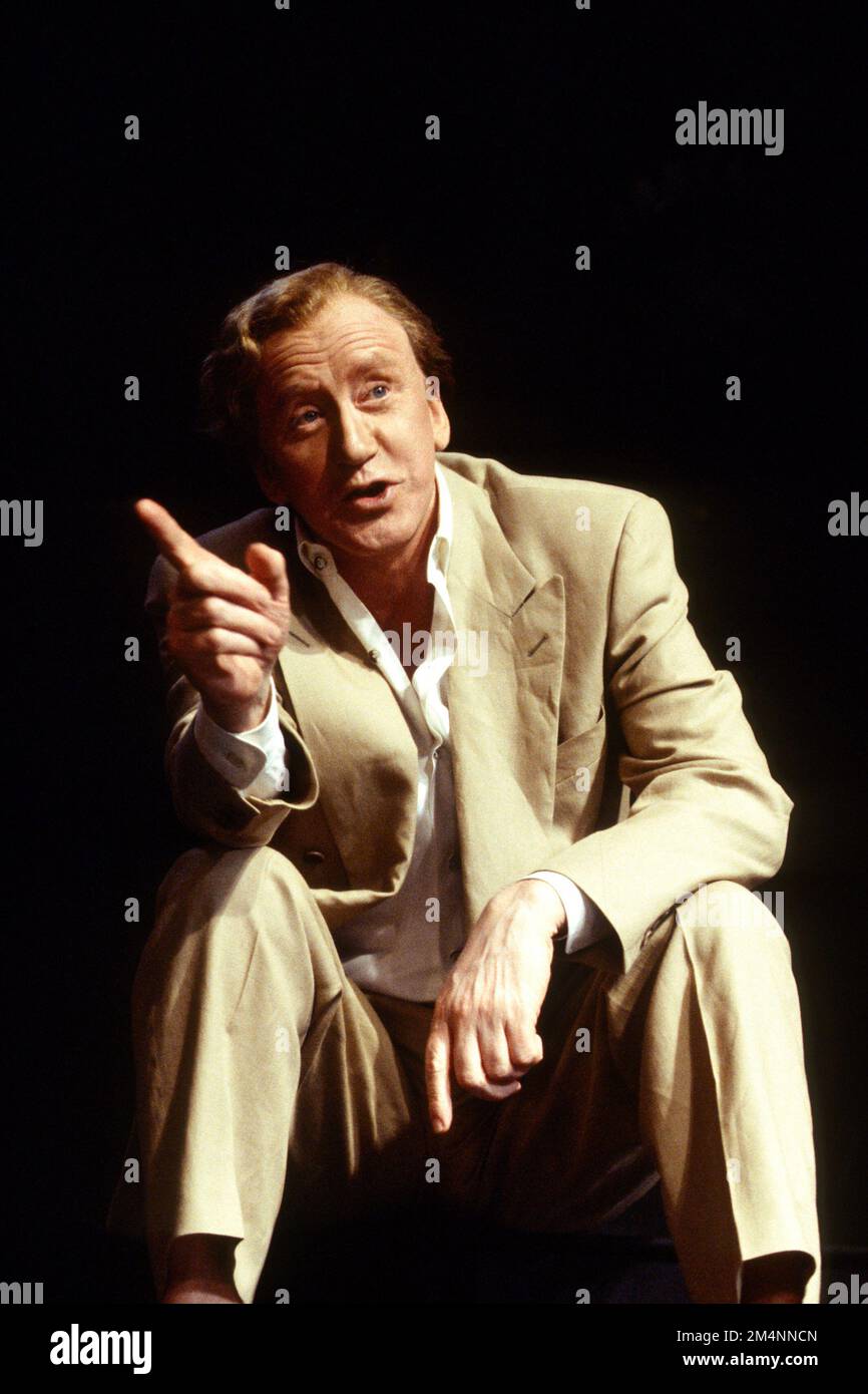 Nicol Williamson (John Barrymore) in JACK - A NIGHT ON THE TILES WITH JOHN BARRYMORE at the Criterion Theatre, London SW1  18/05/1994  devised by Nicol Williamson & Leslie Megahey  design: Bethia Jane Green  lighting: David Cunningham  director: Bethia  Jane Green Stock Photo