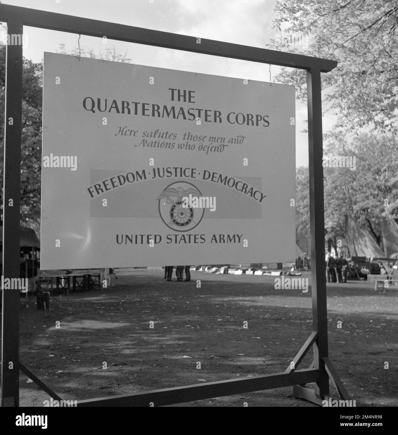 Latest U.S. Army Clothing & Equipment Exhibition. Photographs of