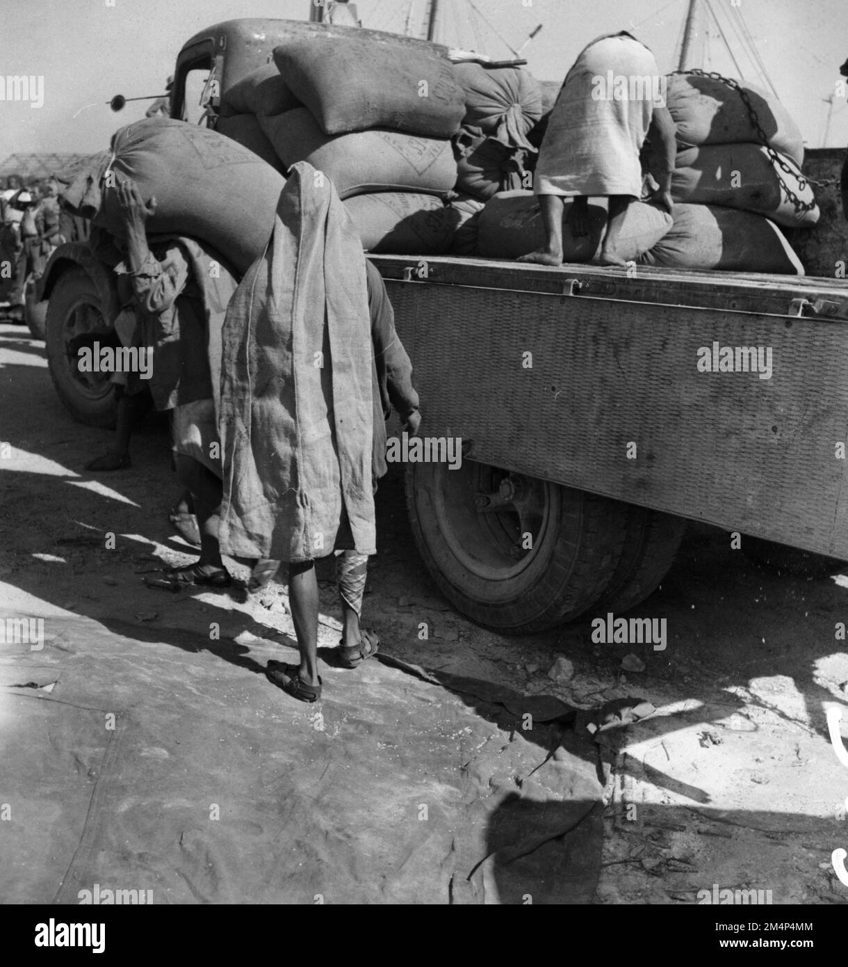 North Africa Pix - Port of Tunis, Unloading Grain. Photographs of ...