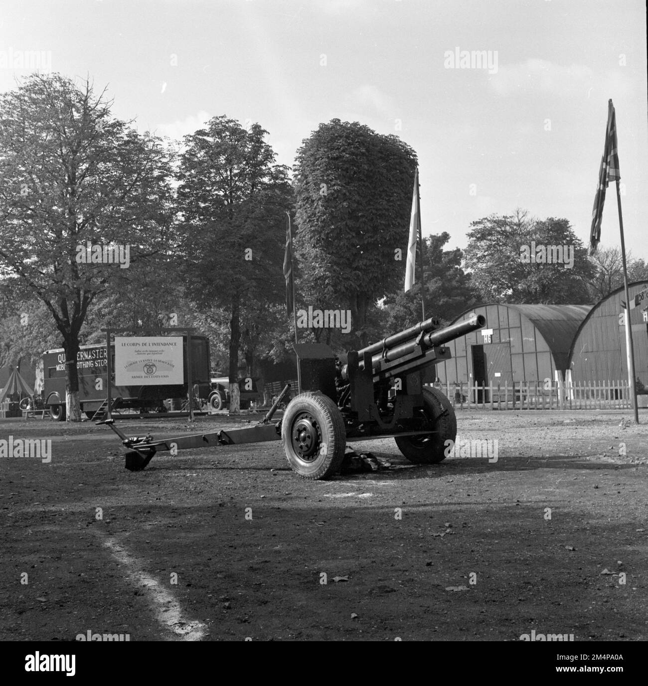 Latest U.S. Army Clothing & Equipment Exhibition. Photographs of