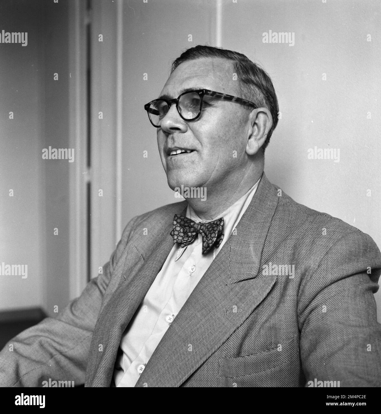 AudioVisual Aids Specialists Visit Missions. Photographs of Marshall